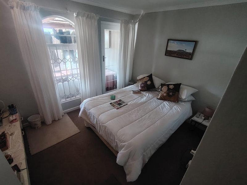 4 Bedroom Property for Sale in Wavecrest Eastern Cape
